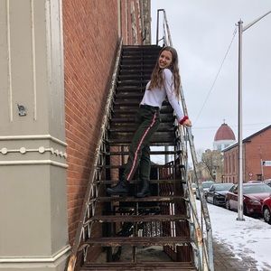 Meet your Posher, Natalie